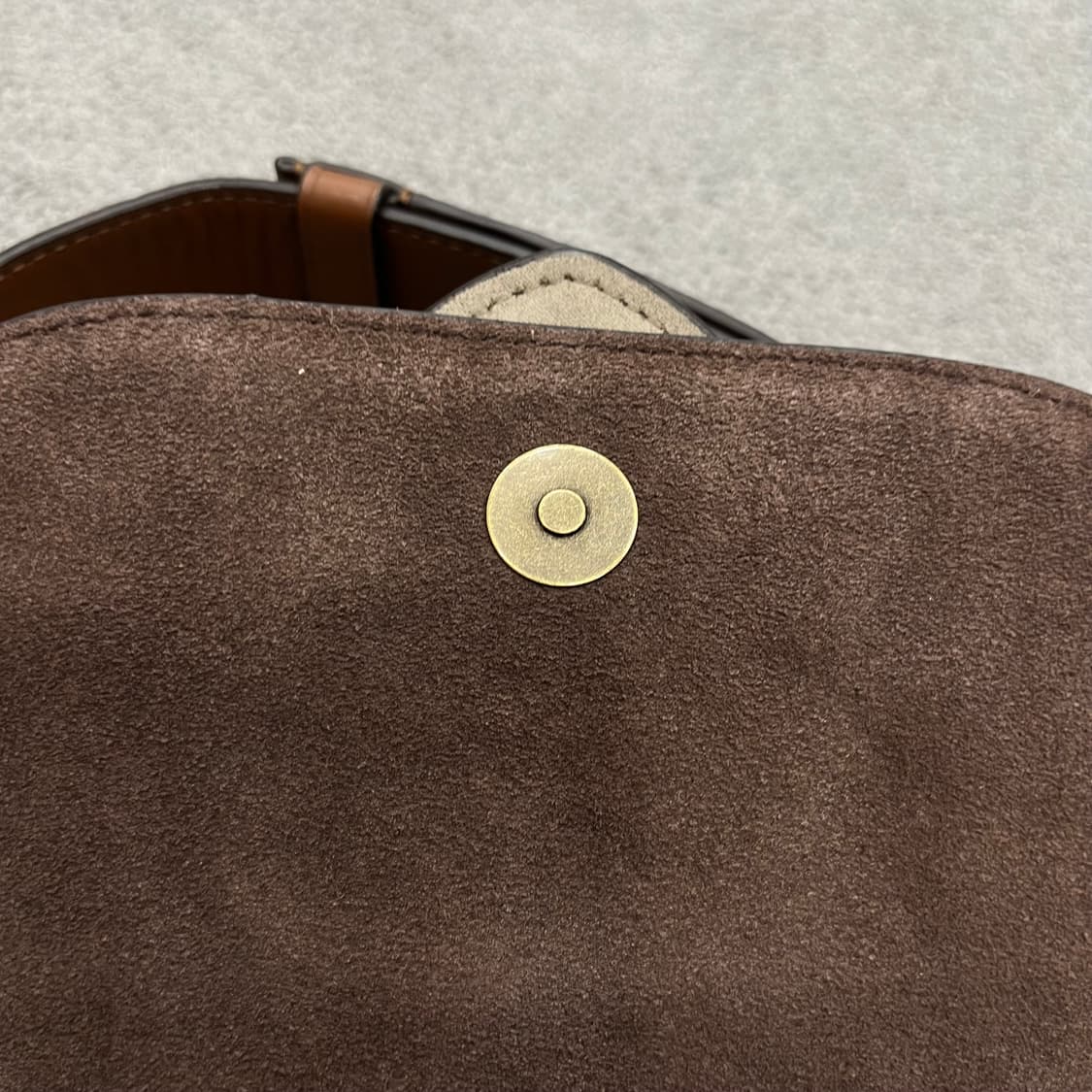 폴로 랄프로렌 페블 레더 레녹스 스몰 숄더백 상품이미지5