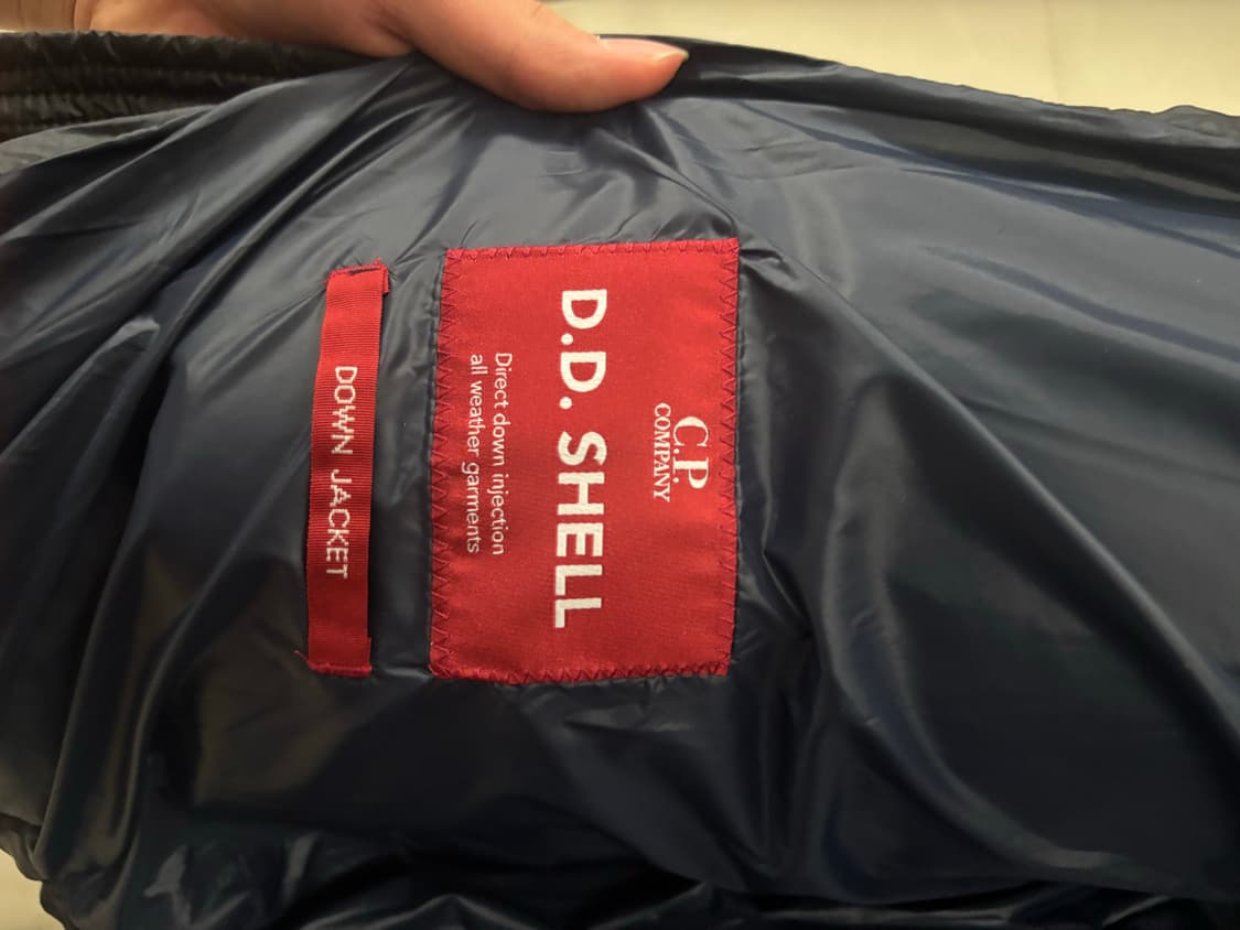 새상품 cp컴퍼니 dd쉘24fw 입니다 상품이미지4