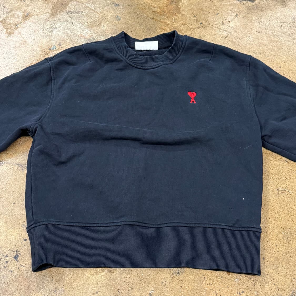 [정품] 아미 스몰 하트 블랙 맨투맨 b17 상품이미지3