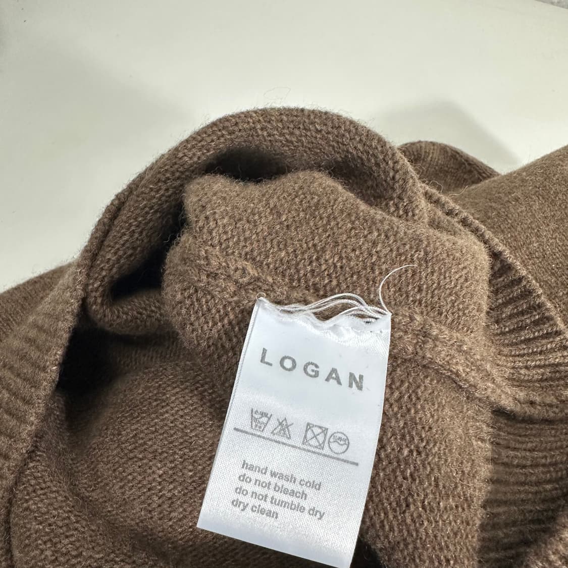 M 로건 브라운 라운드니트 상품이미지6