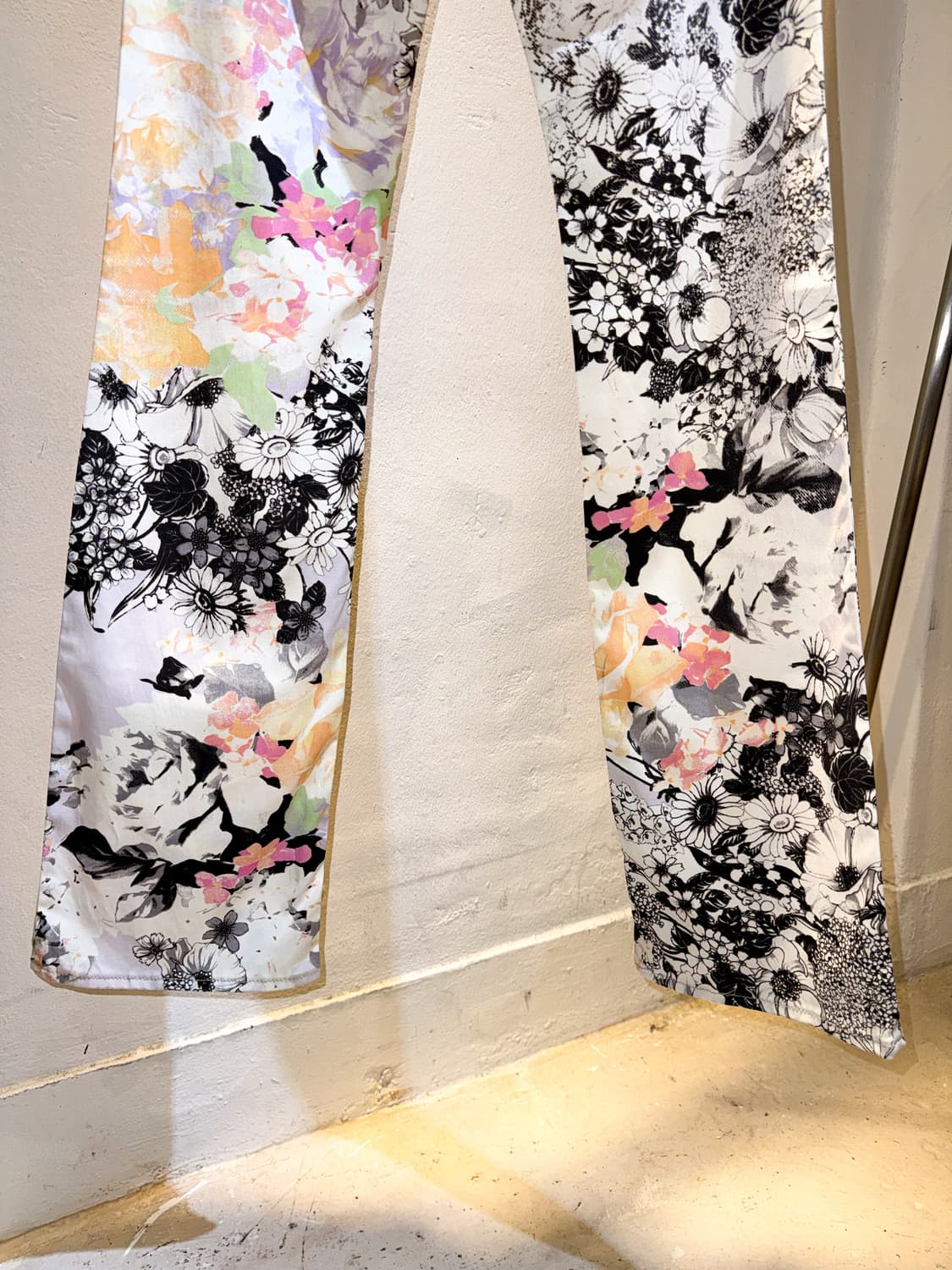 Just Cavalli – Floral Print Bootcut Pant 상품이미지8