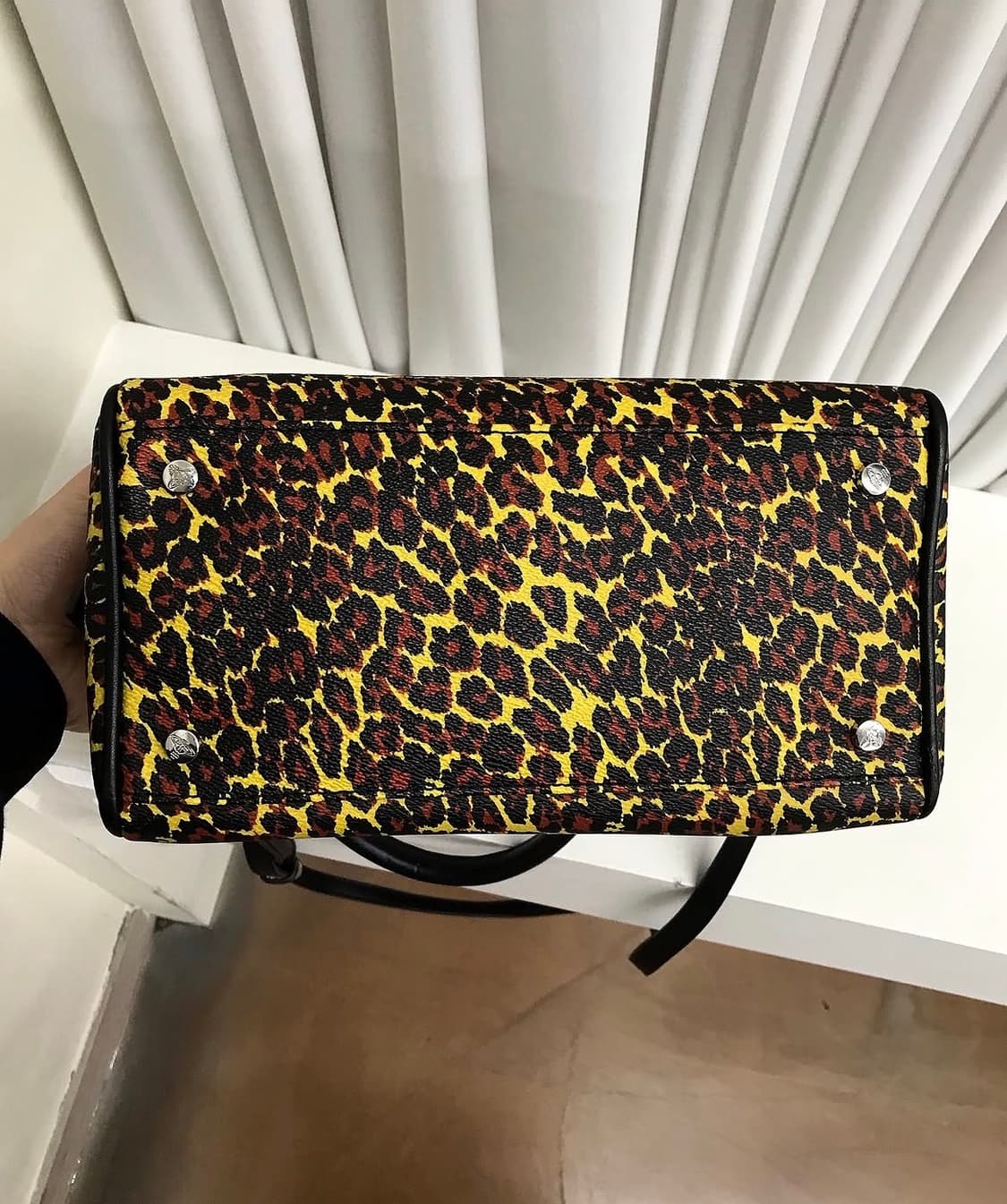 비비안웨스트우드 레오파드 투웨이백 가방 상품이미지6