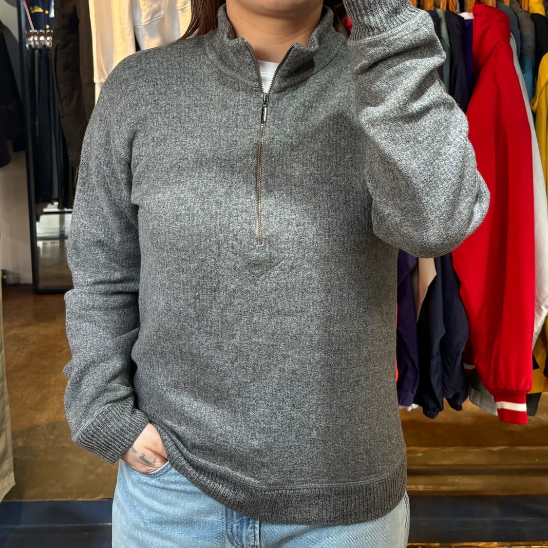 아르마니 차콜 반집업 니트 상품이미지1