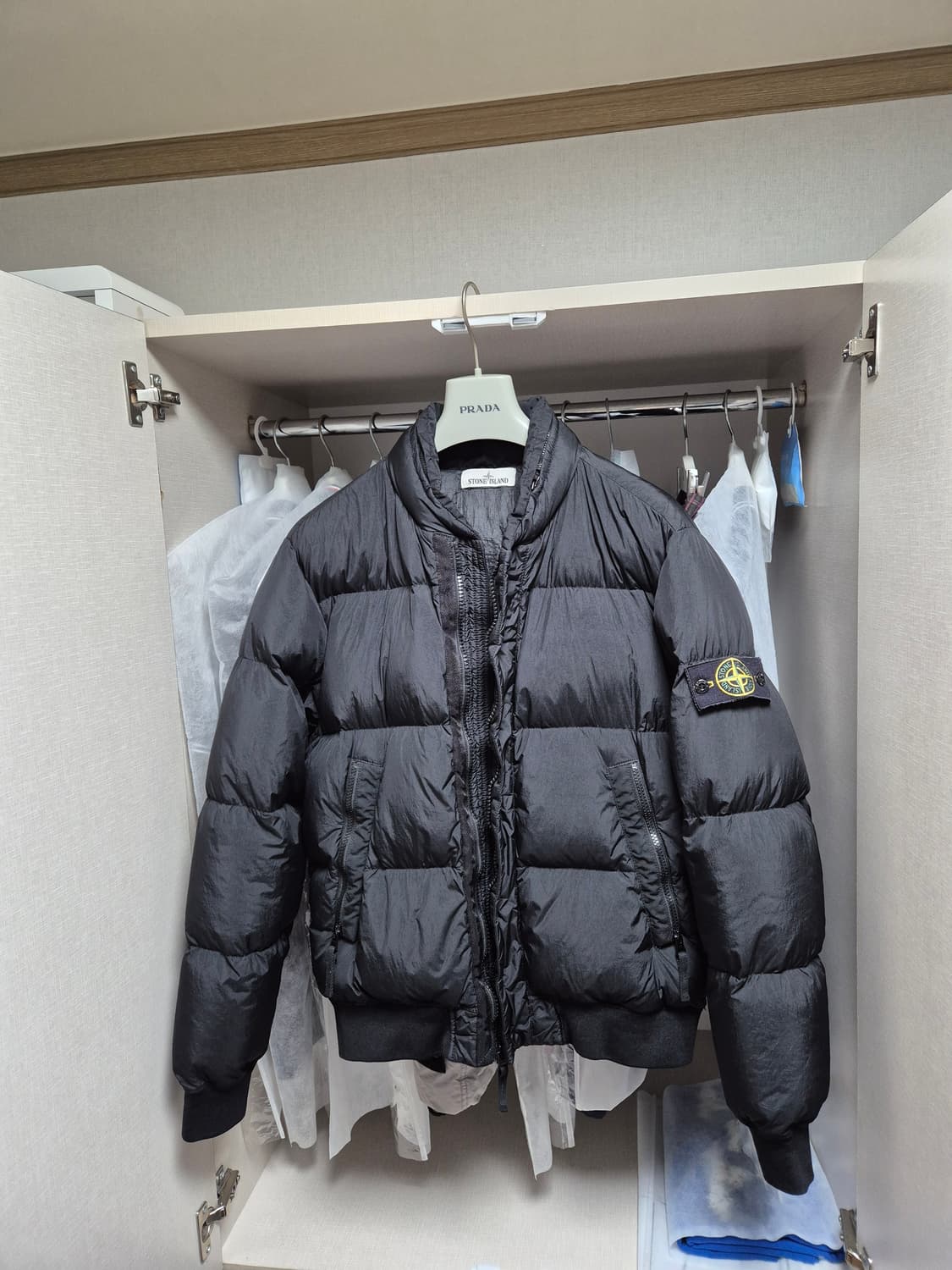 백화점판 17FW-95-M 스톤아일랜드 우원재 크링클랩스 패딩 블랙 상품이미지1