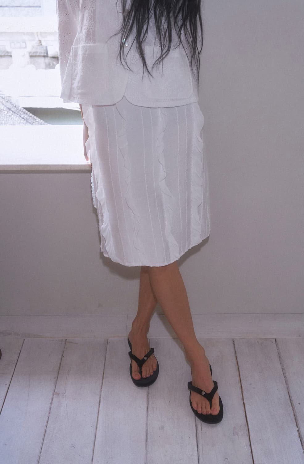스무드무드 Heaven Skirt White 러플 미디 스커트 상품이미지1