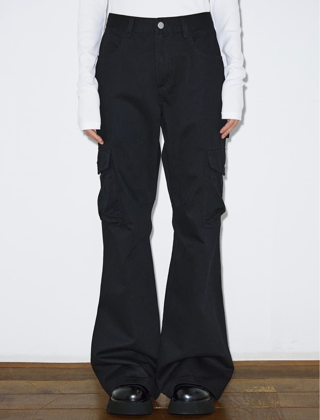 교환/판매) 헬레네파리스 피그먼트 스터드 부츠컷 팬츠 [블랙] M 상품이미지2