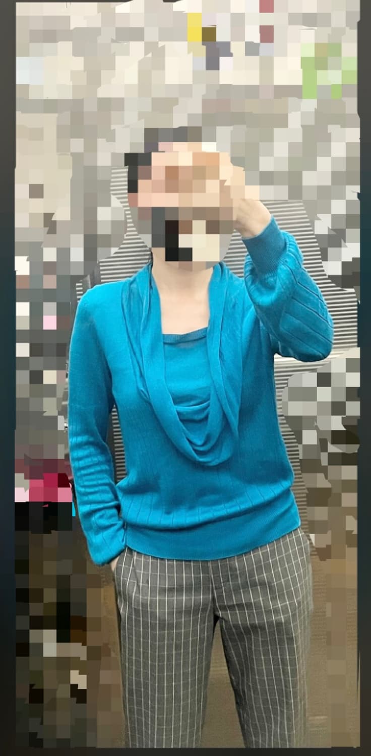  아놀드바시니ㅡ 블루컬러 여성 상의 호칭90/새거수준/1회착용 상품이미지1