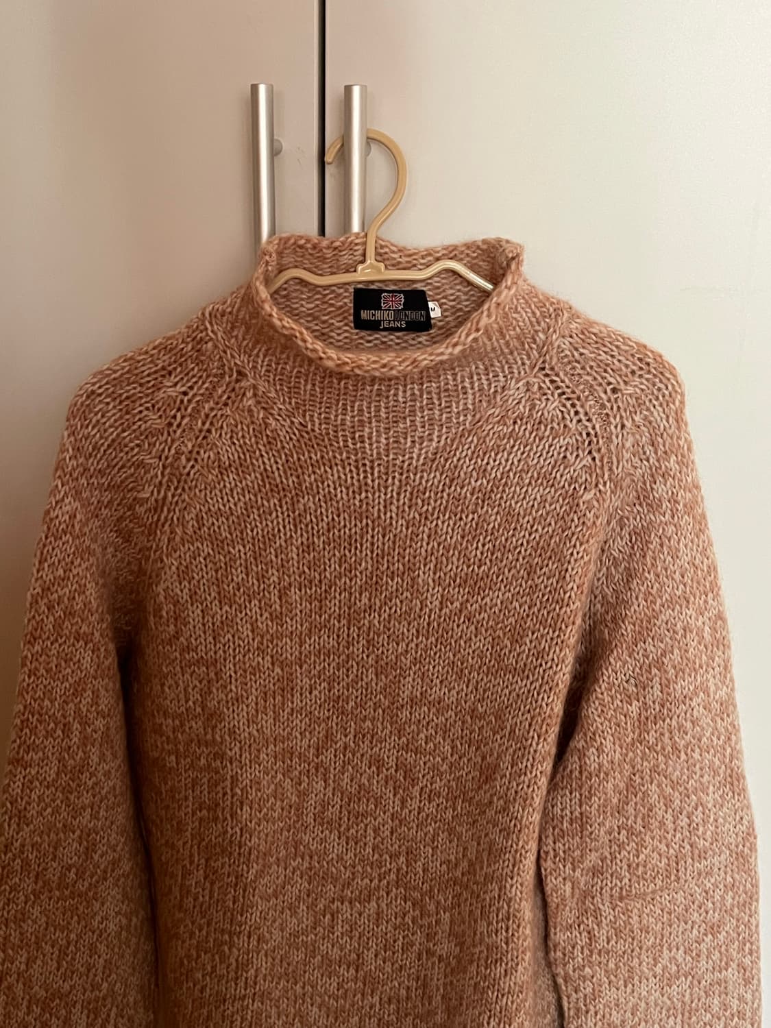 미치코 런던 pink knit (착용컷) 상품이미지3