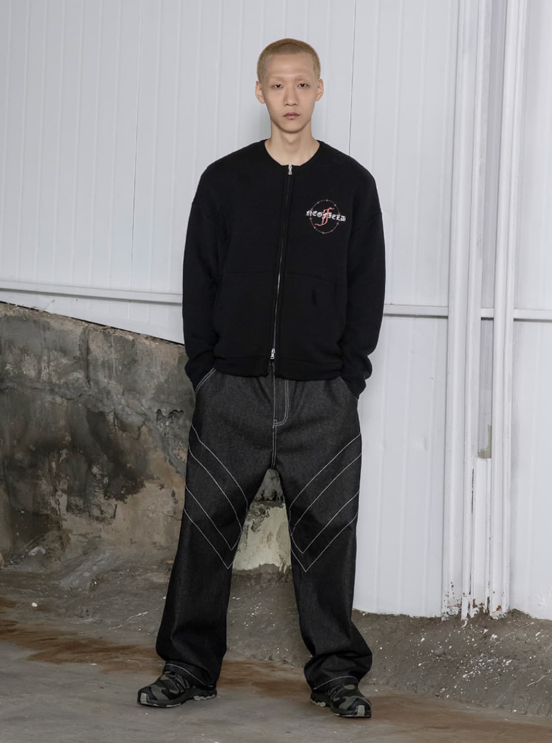 엑스톤즈 네오필드 데미지 니트 집업 블랙 상품이미지2