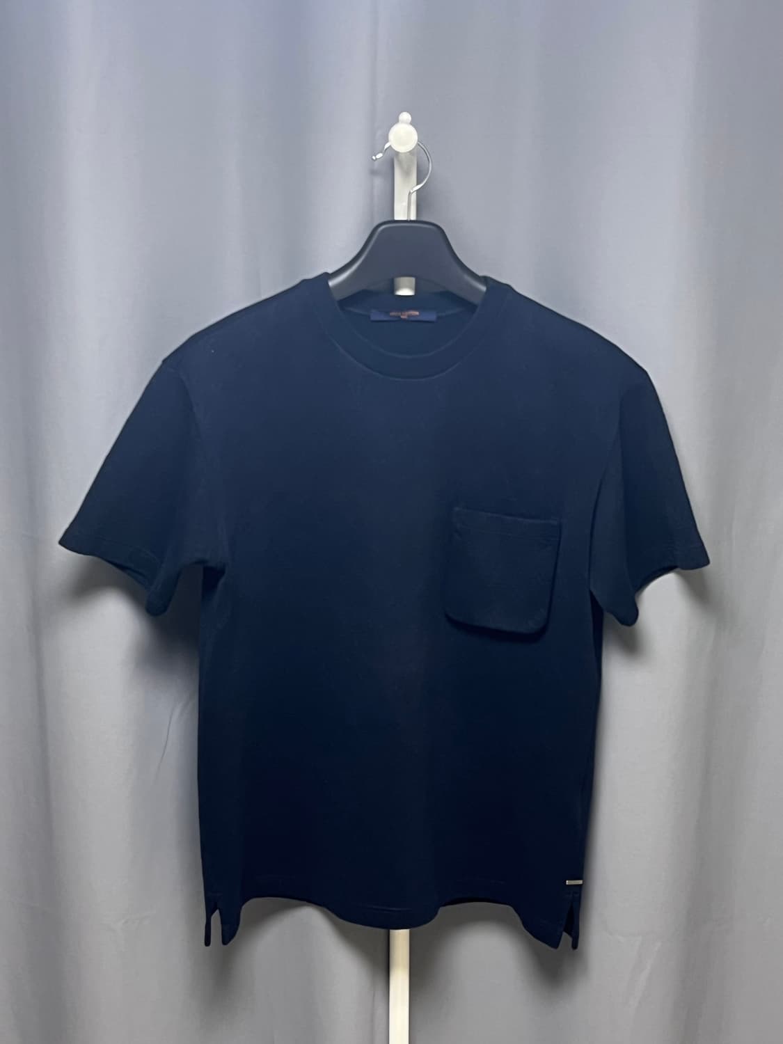 [정품] M 루이비통 모노그램 포켓 반팔티 네이비 상품이미지1