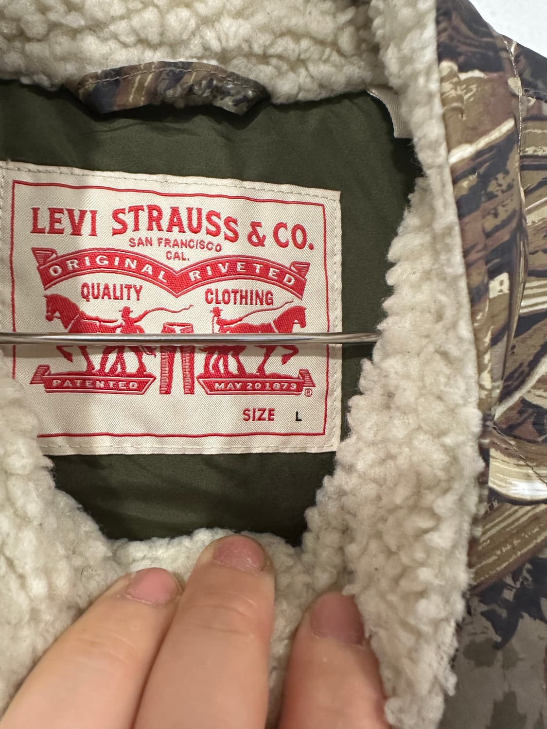 리바이스 낚엽패딩 상품이미지3