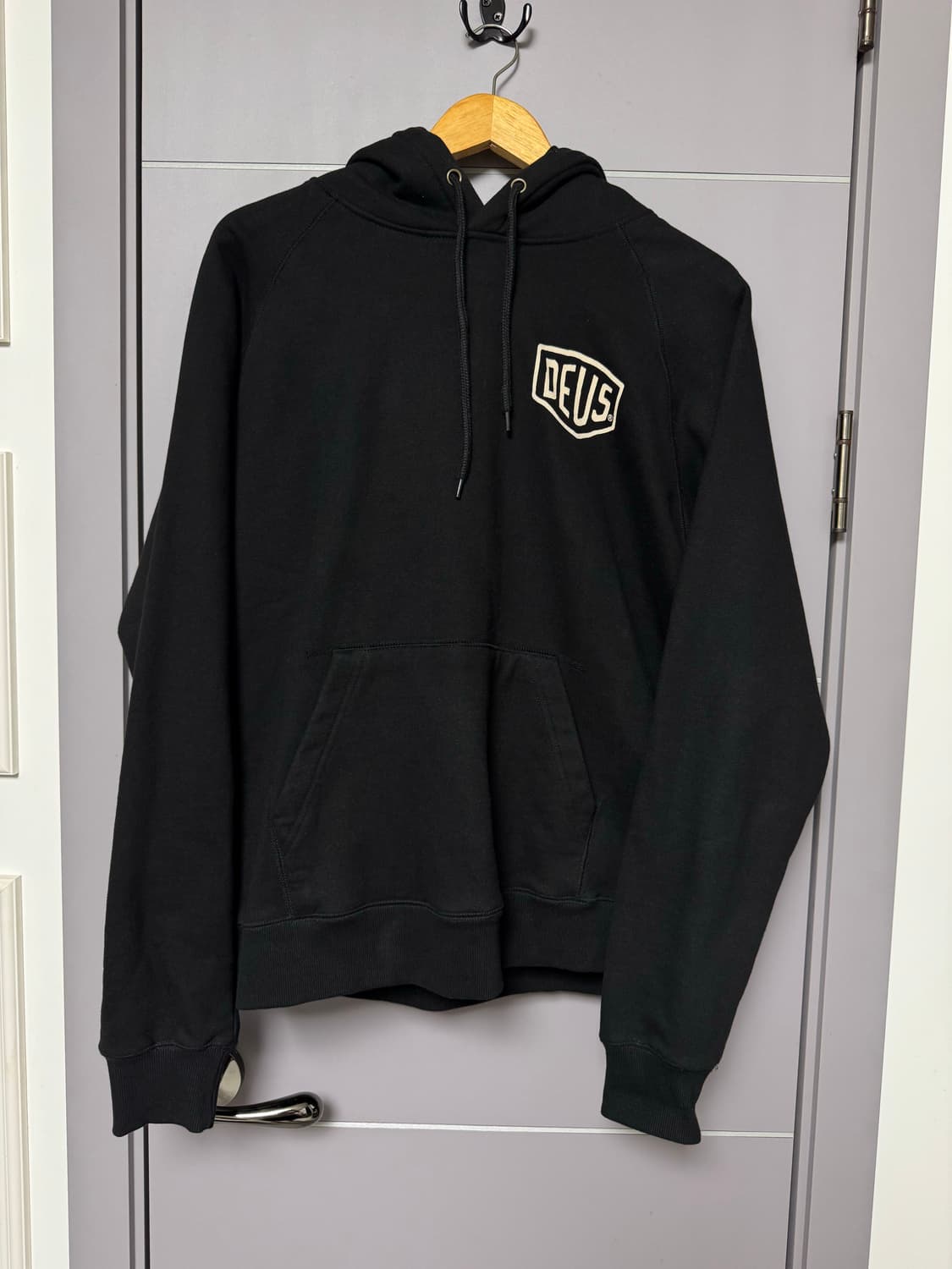 새상품) 데우스 엑스 마키나 서울 M 후드티  상품이미지3