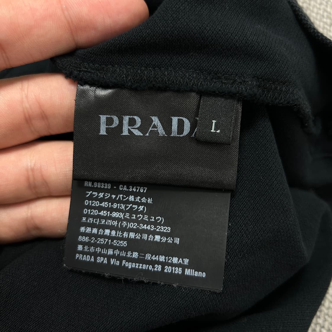 프라다 스펠로고 블랙 카라티(L) 상품이미지3