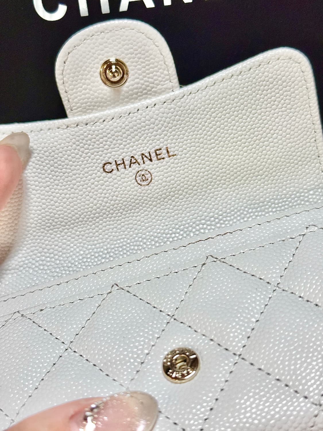 [풀구성/정품]샤넬 카드지갑 화이트 캐비어 새상품 상품이미지9