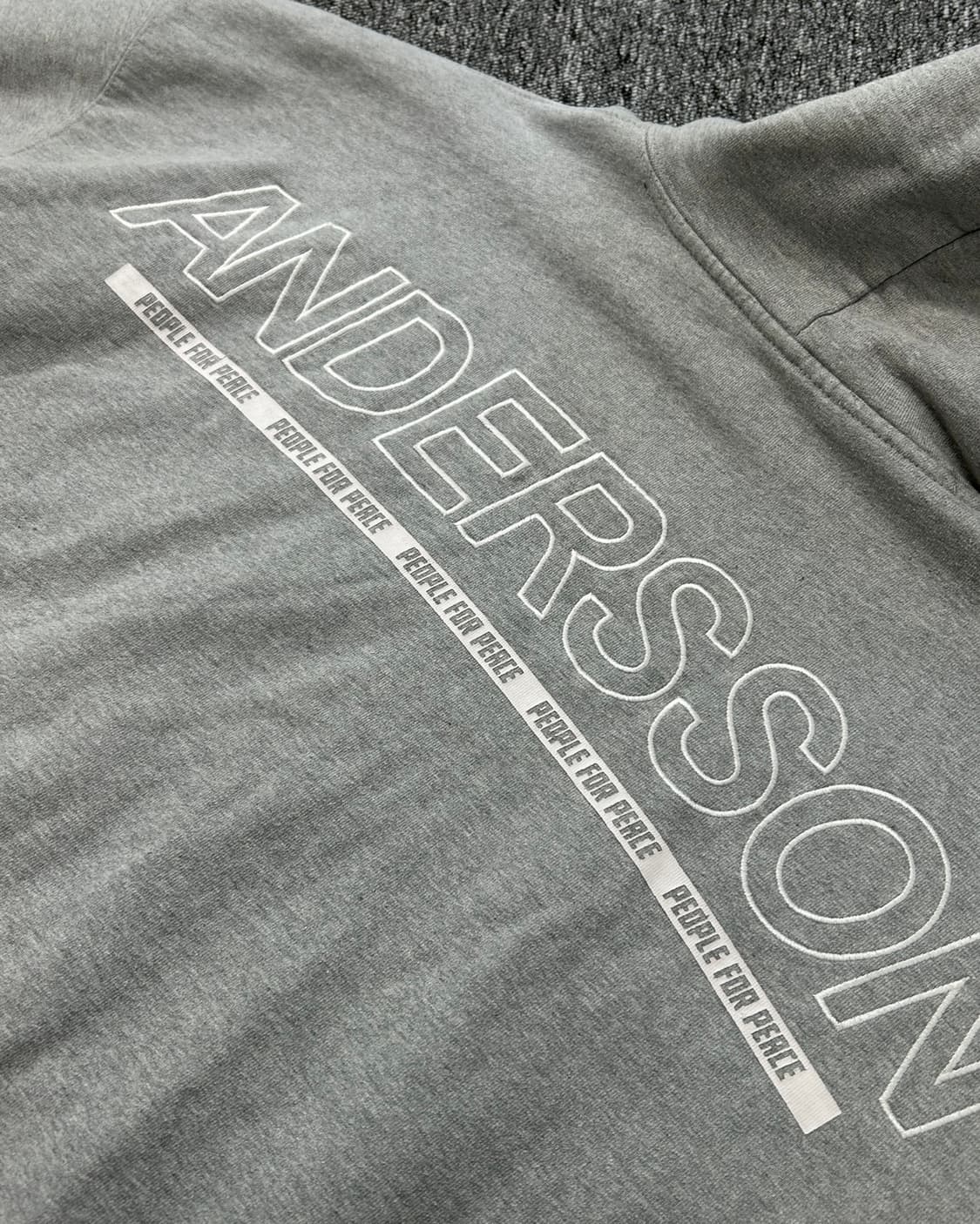 엔더슨벨 빅로고 그레이 후드티  상품이미지4