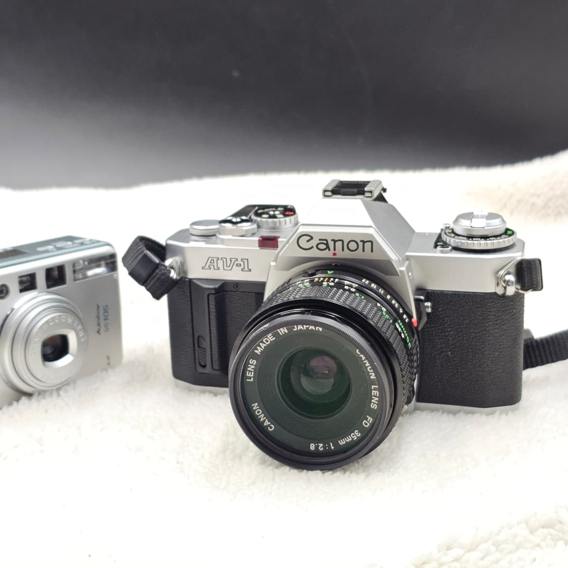 캐논 AV-1 필름카메라 필카 상태 A급 정상작동 서비스 있음 소장용 상품이미지2
