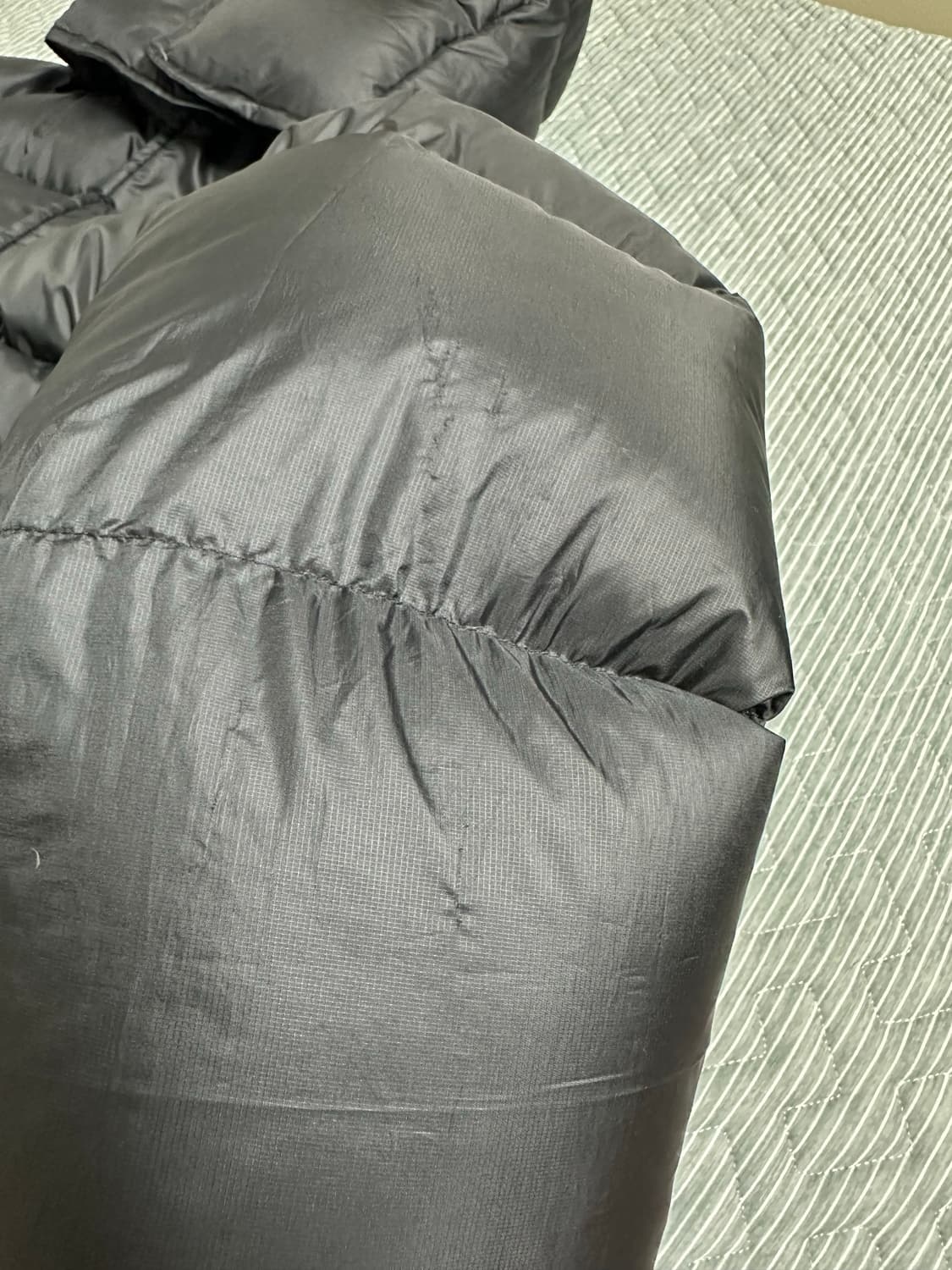 슈프림 700-필 다운 라이트웨이트 퍼퍼 자켓 블랙 - 24FW 상품이미지6