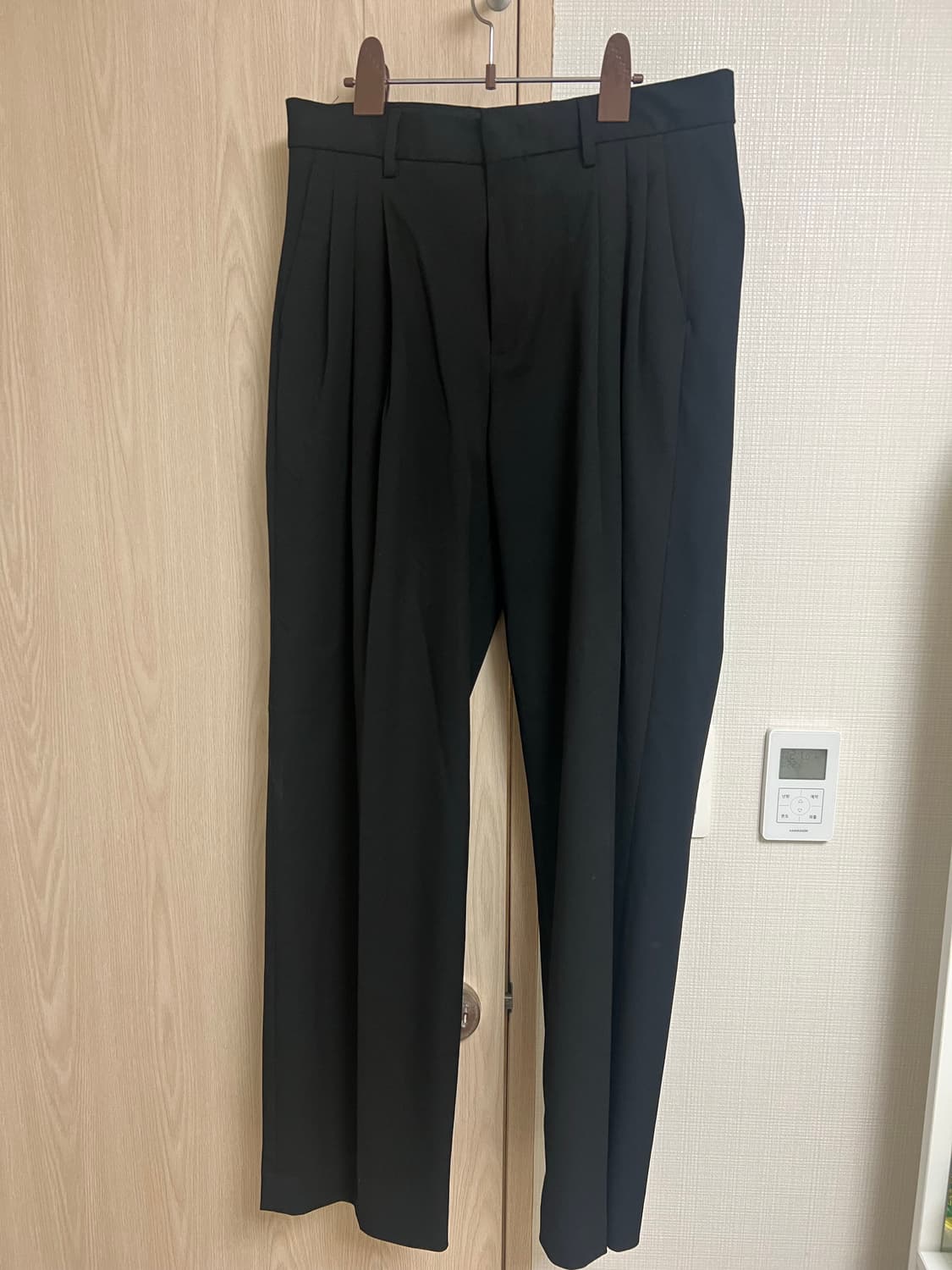 [판매완료]무신사 스탠다드/쓰리턱 세미벌룬 슬랙스/30 상품이미지2