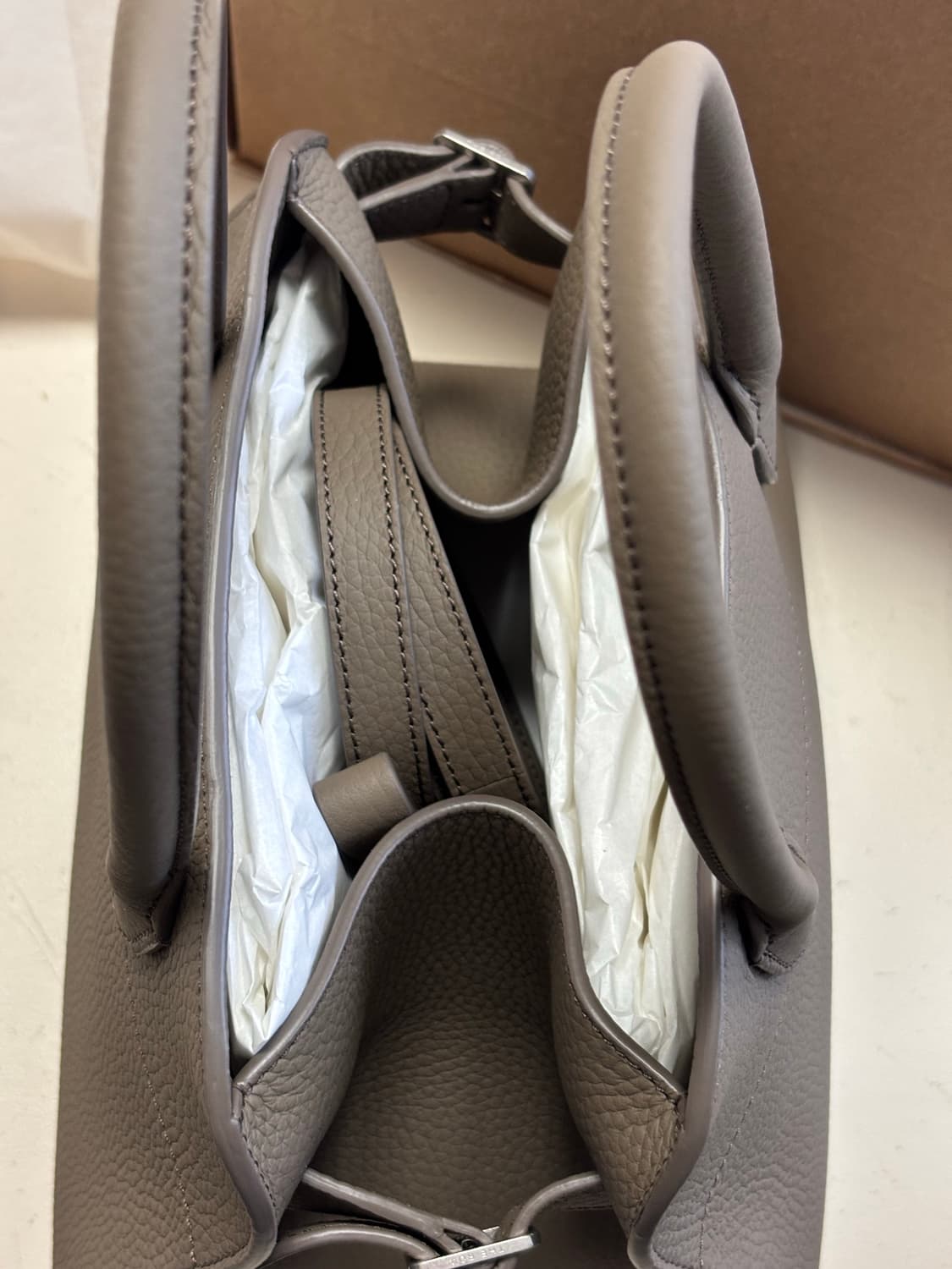 더로우 마고백10 smoked taupe 상품이미지3