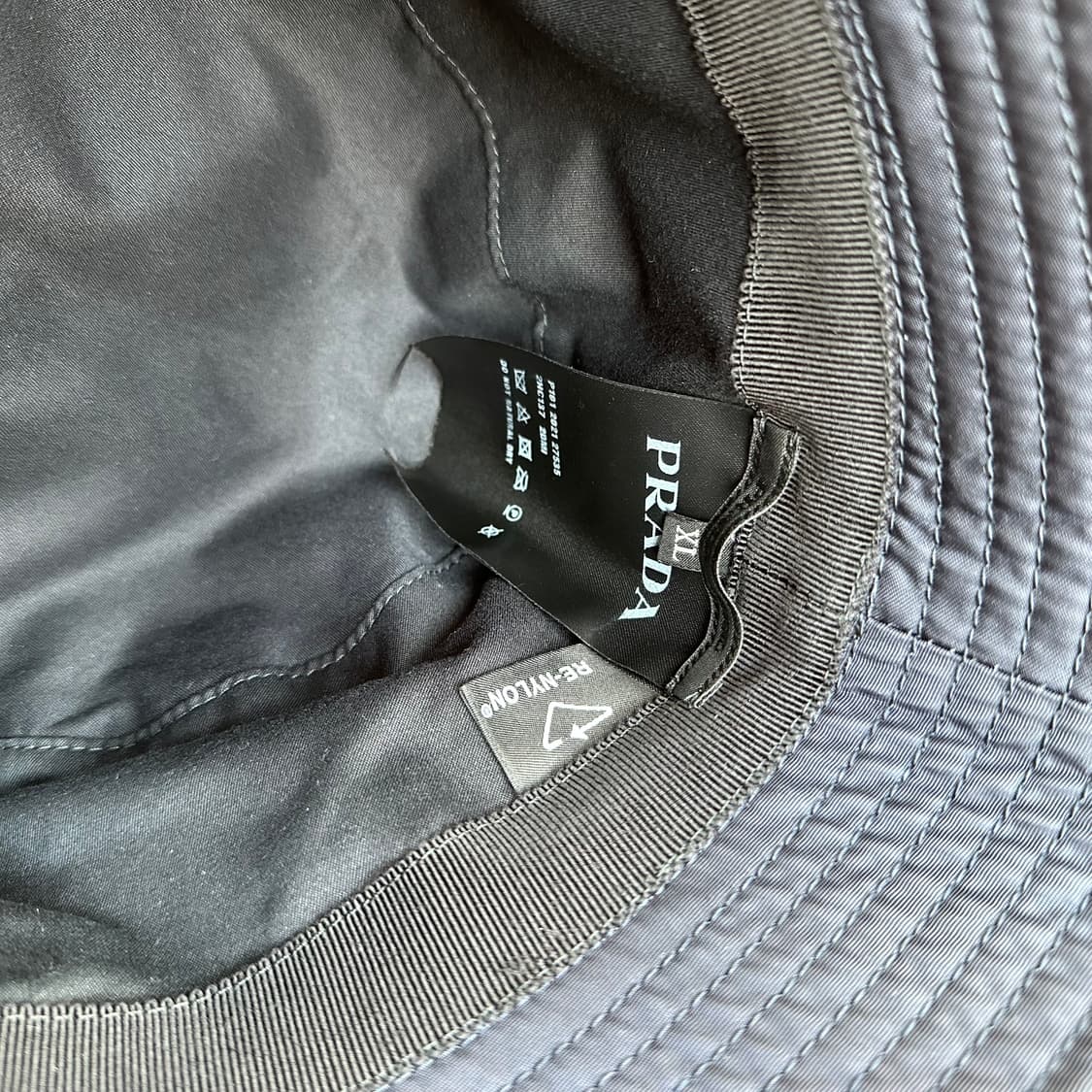 Prada re-nylon bucket hat 상품이미지3