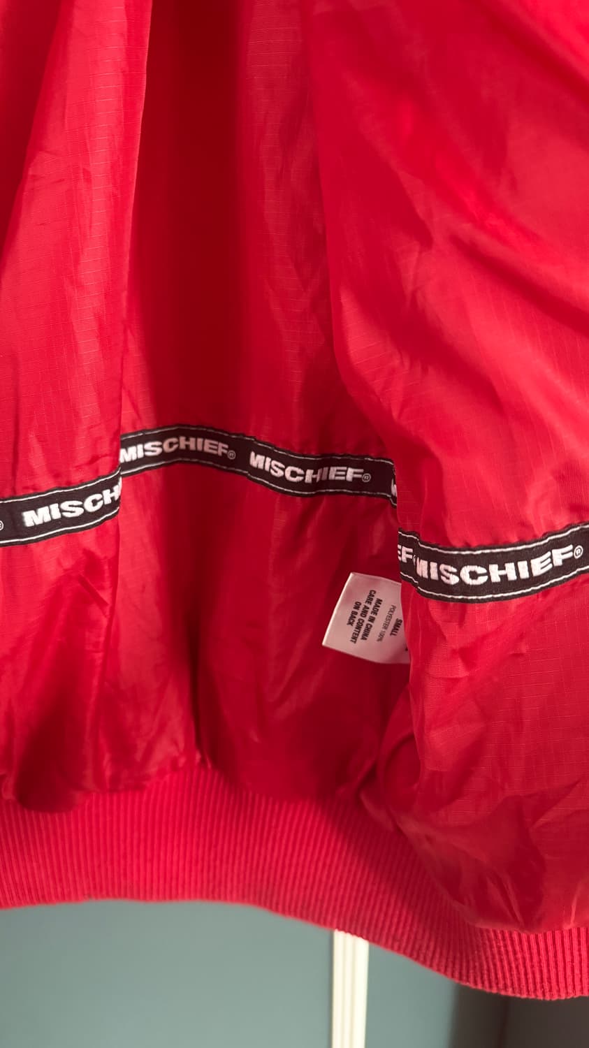 MSCHF 레드 패딩 상품이미지2