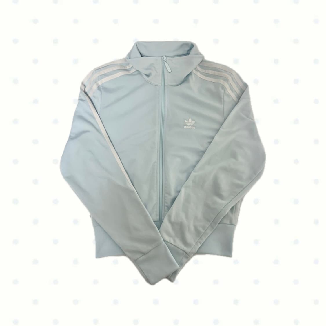 아디다스 시나모롤 스카이블루 베켄바우어 트랙탑 져지 s사이즈 판매합니다! 상품이미지1