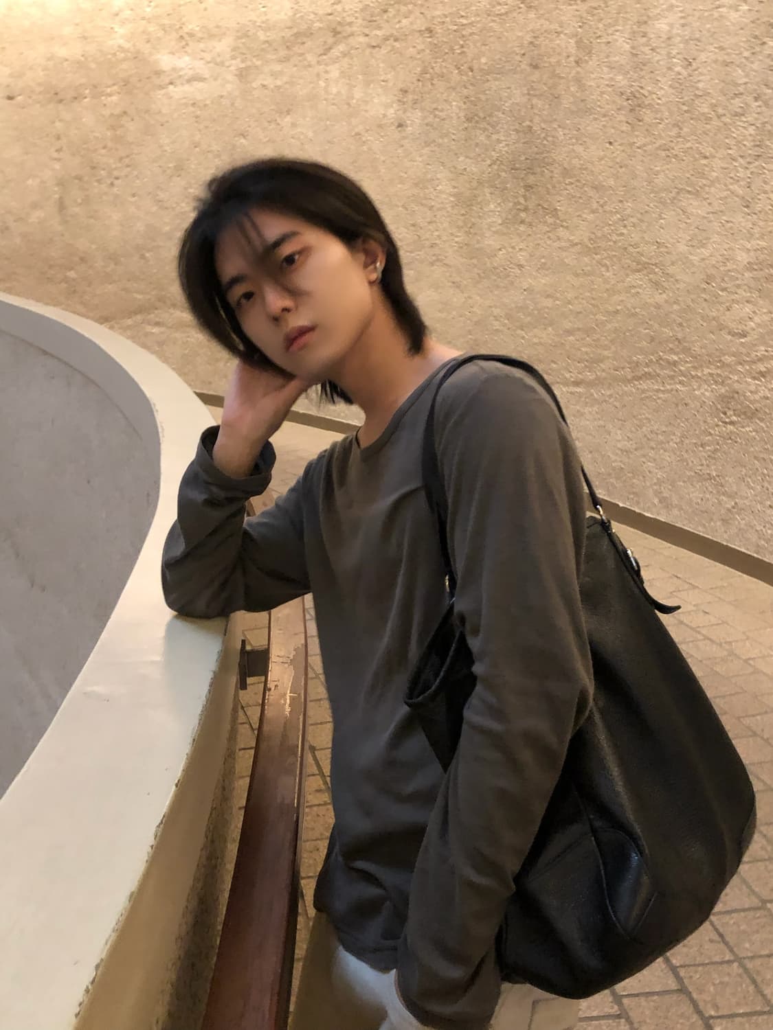 프라다 레더 숄더백 상품이미지4