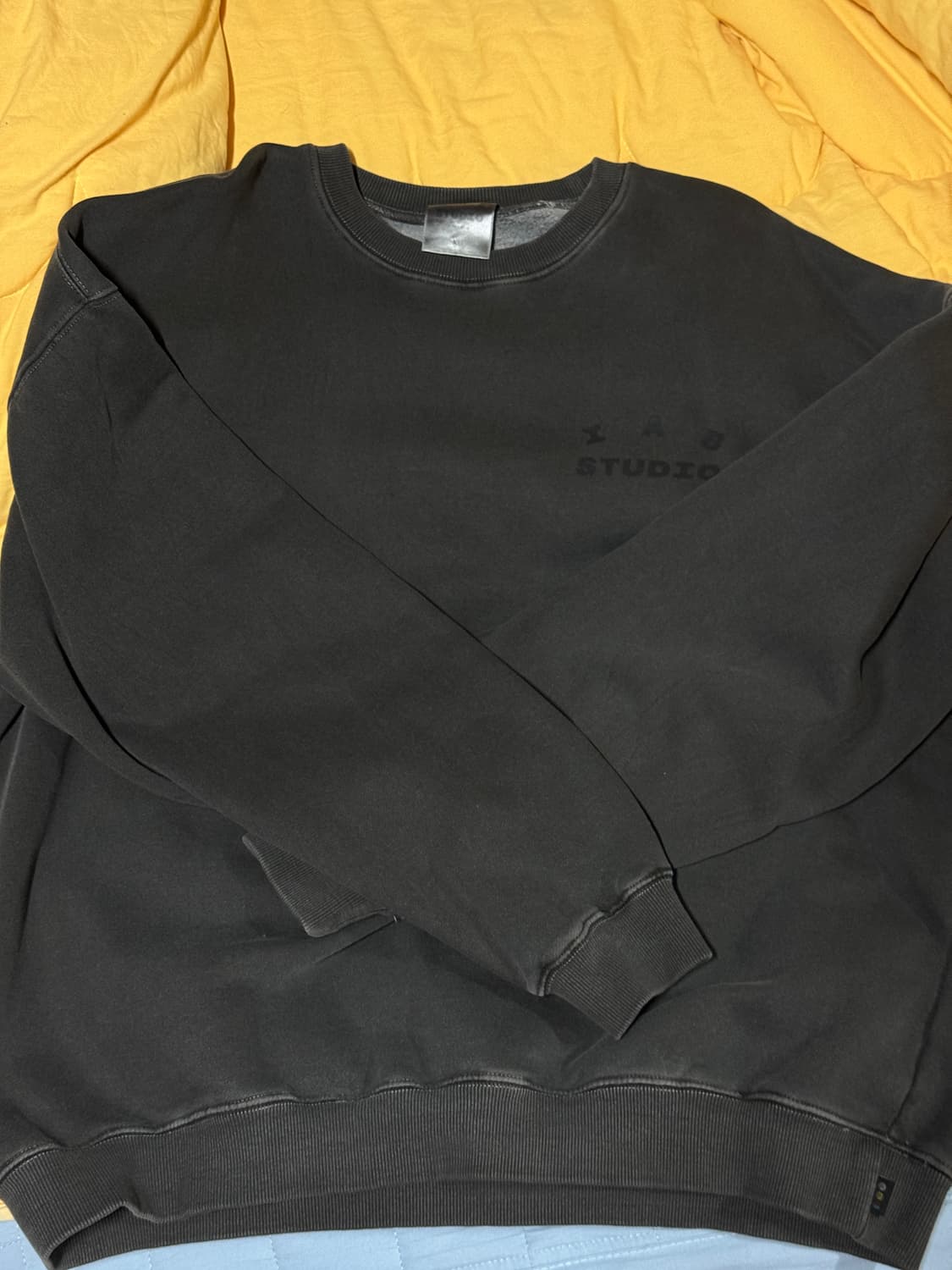 아이앱스튜디오 피그먼트 맨투맨 블랙 XL 상품이미지1