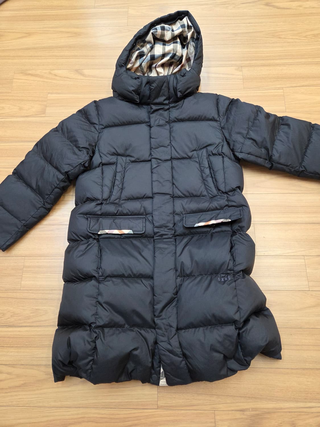 닥스키즈 150사이즈 롱패딩입니다. 블랙 색상이라 남아 여아 모두 잘 어 상품이미지1