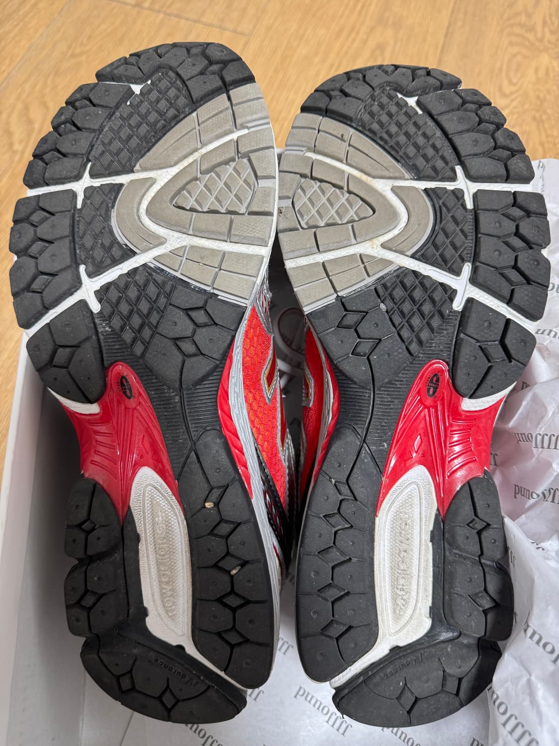 뉴발란스 애메레온도르 860 레드 285 상품이미지3