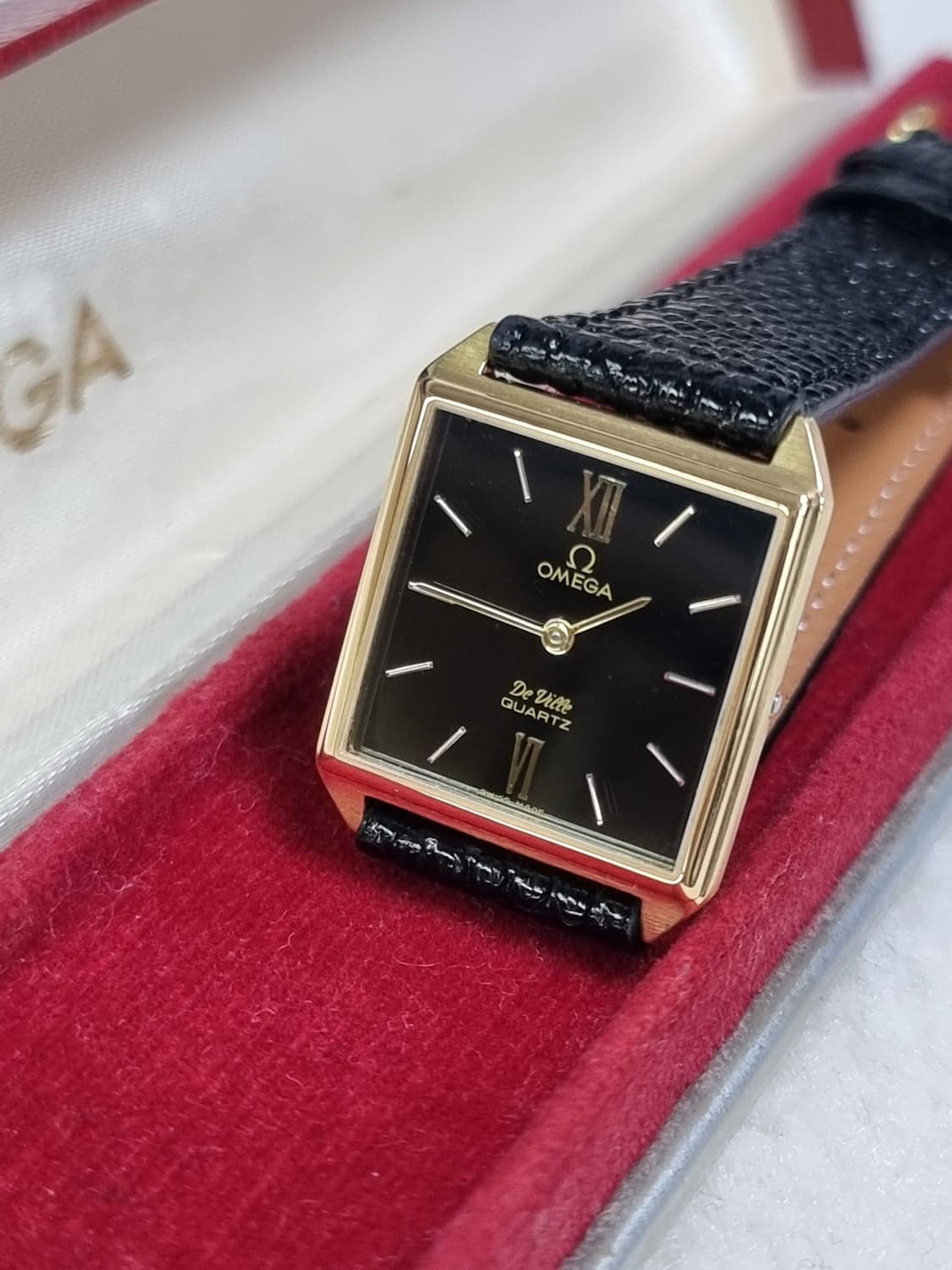 오메가 드빌 탱크 블랙 다이얼 쿼츠 여성용 시계 상품이미지2