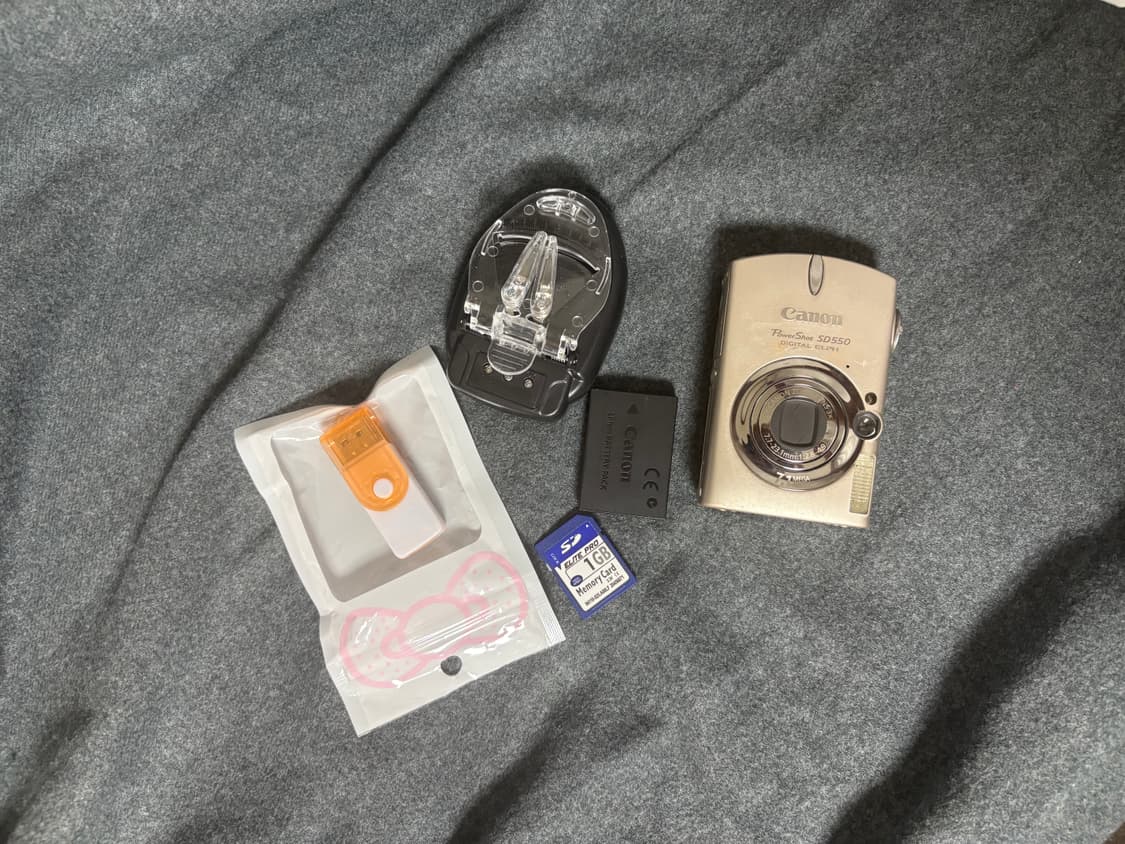 Canon sd550(=ixus750) 원희 디카판매합니다. 상품이미지1