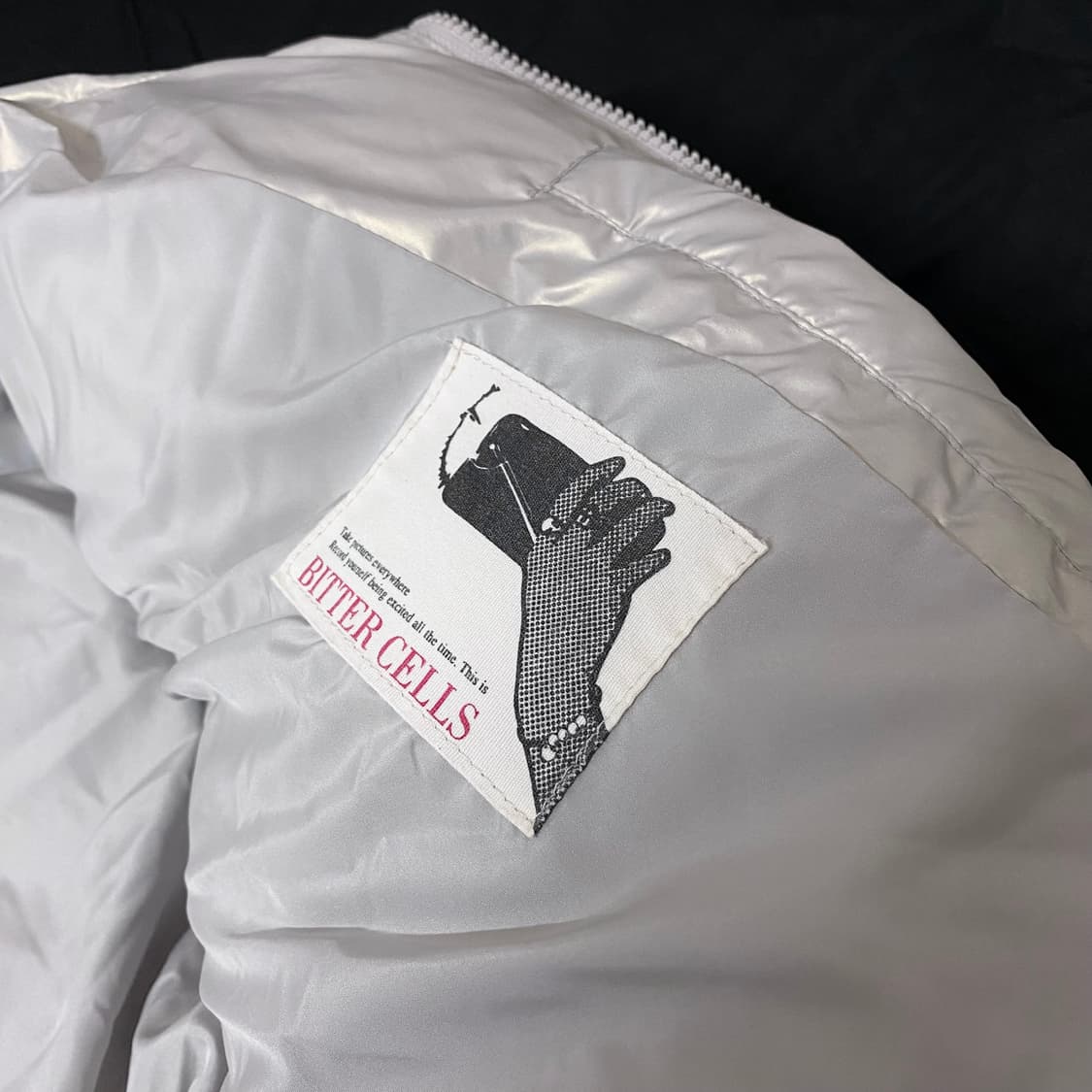 [Free] 비터셀즈 패딩 글로시 크롭 푸퍼 패딩 유광 패딩 (실버) 상품이미지4