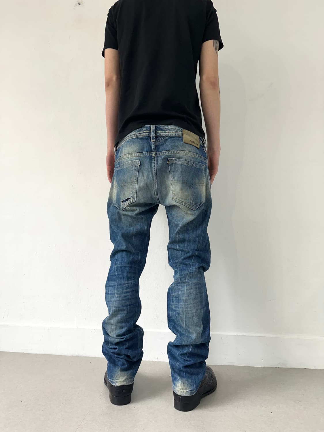 디젤 디스트로이드 블루 워싱 슬림진 상품이미지3