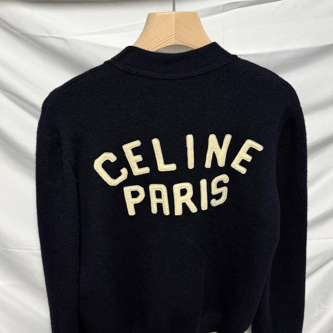 [S+급/M] 셀린느 울 컬리지 로고 가디건 네이비 상품이미지5