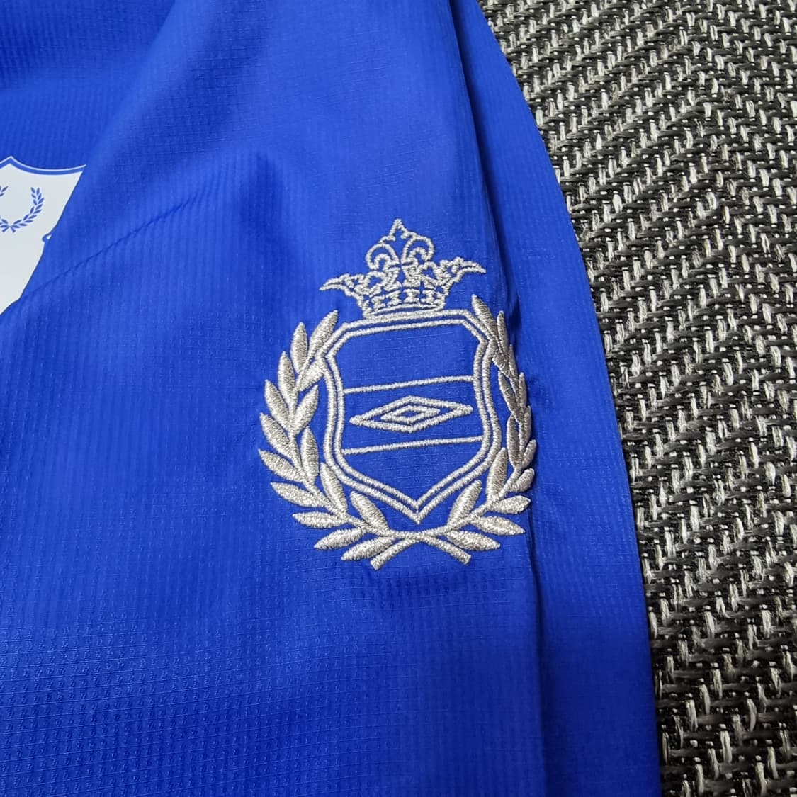 엄브로 올드스쿨 커스텀 에버튼 바람막이 상품이미지6