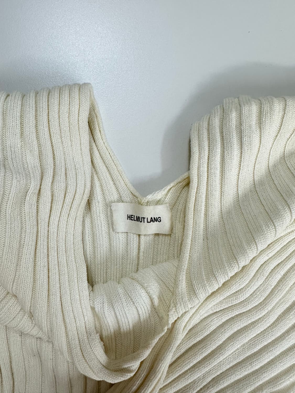 헬무트랭 컷아웃 언발 니트 상품이미지3