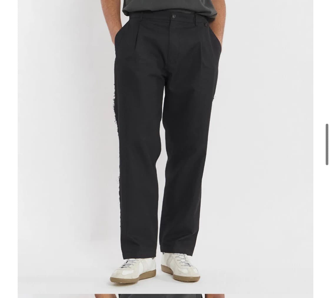 [언어펙티드]RAW EDGE CUT CHINO PANTS (BLACK) 상품이미지6
