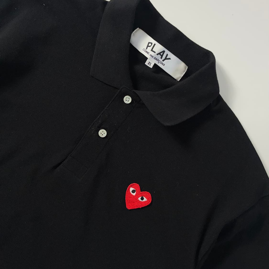Comme des garsons  꼼데가르송 하트와펜 블랙 카라 반팔티 상품이미지2