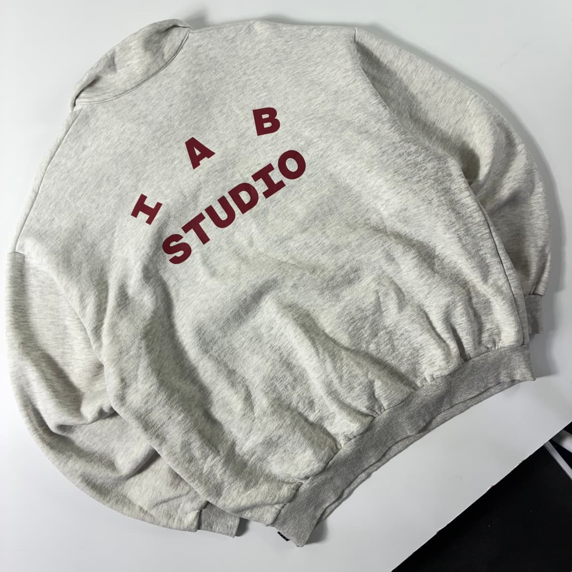 IAB studio  아이앱 스펠아웃 그레이 반집업 맨투맨 상품이미지2