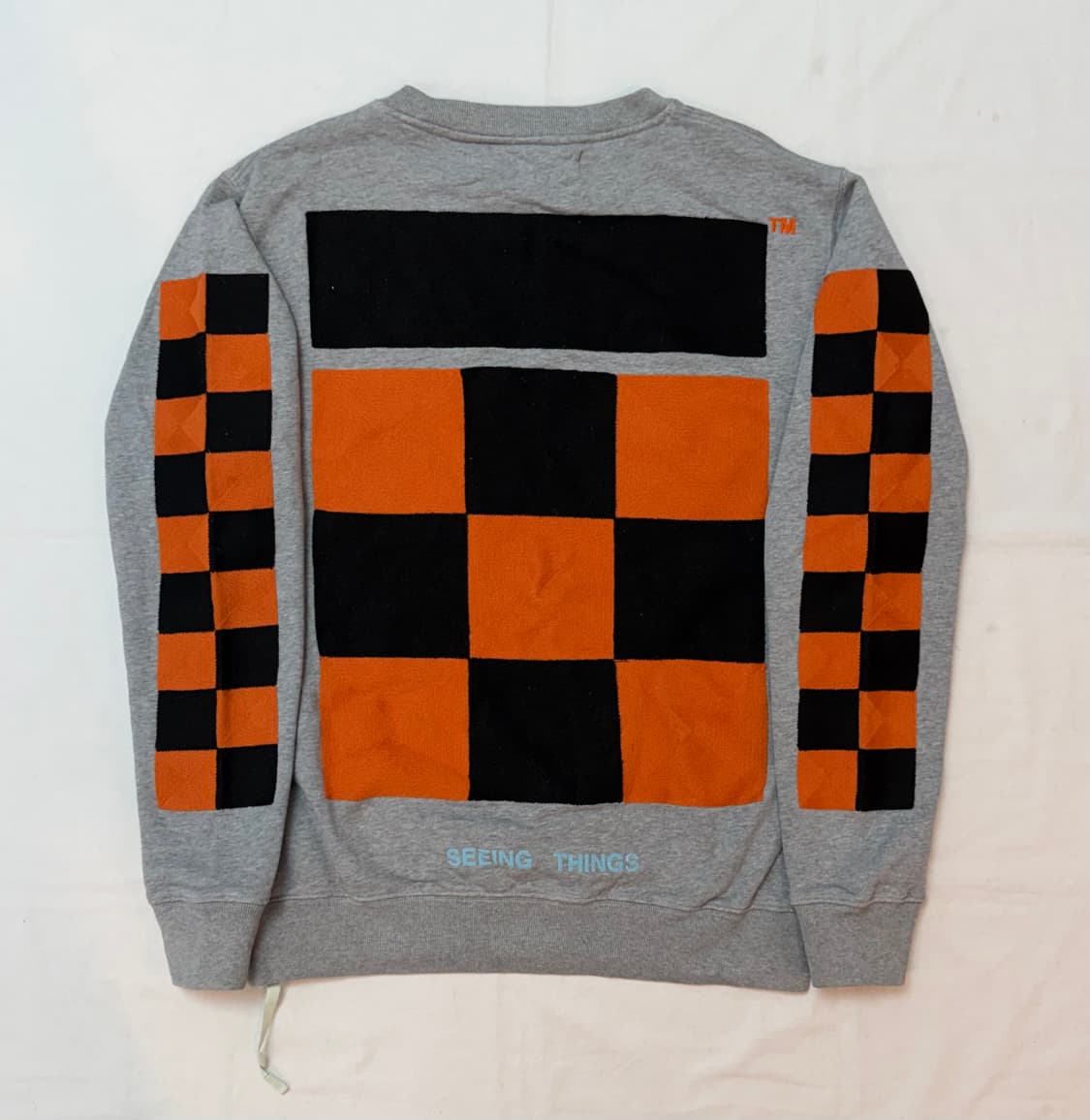 오프화이트 버질 체커보드 애로우 자수 맨투맨 그레이 상품이미지1