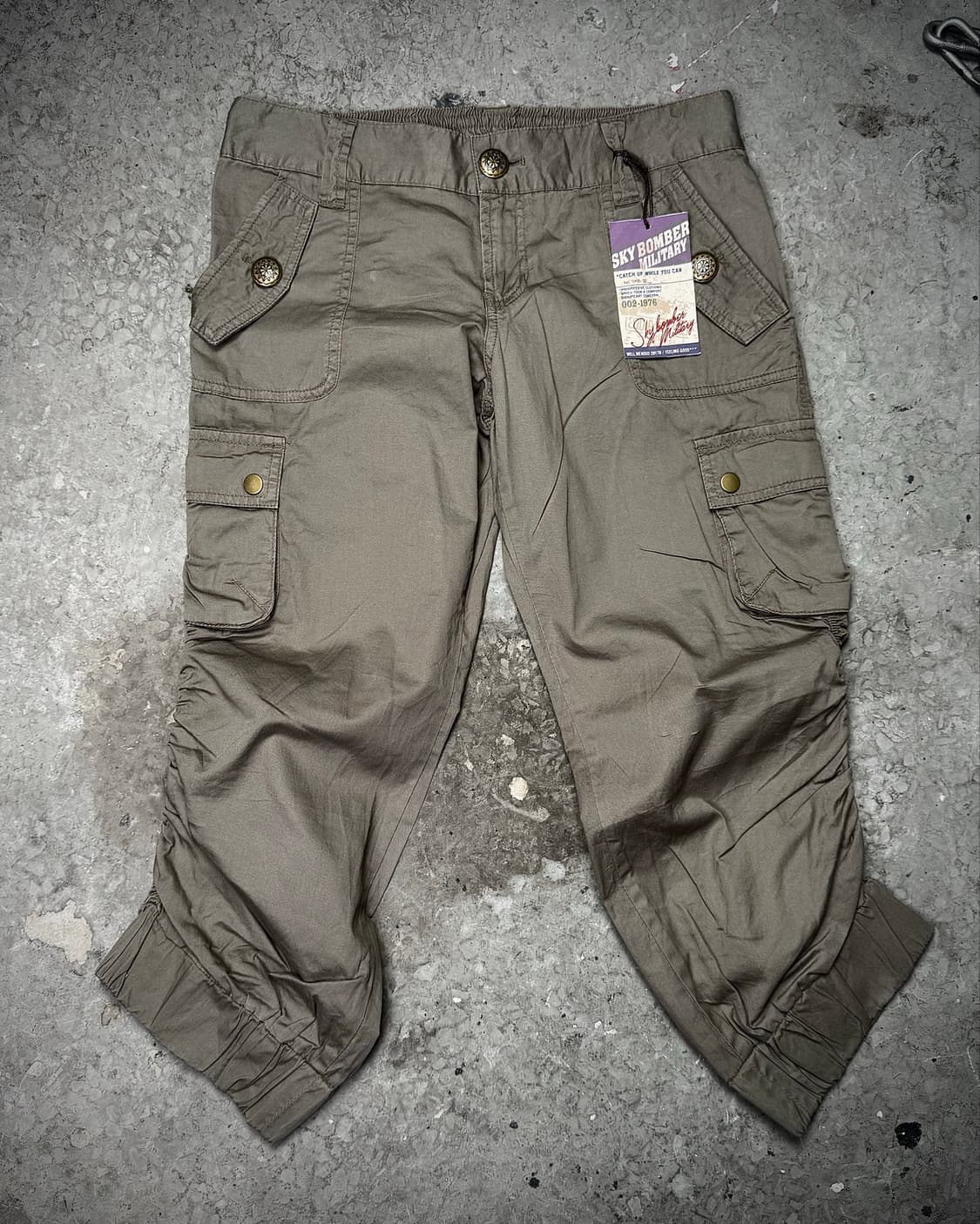 Sky Bomber – Shirred Cargo Capri Pants   상품이미지1