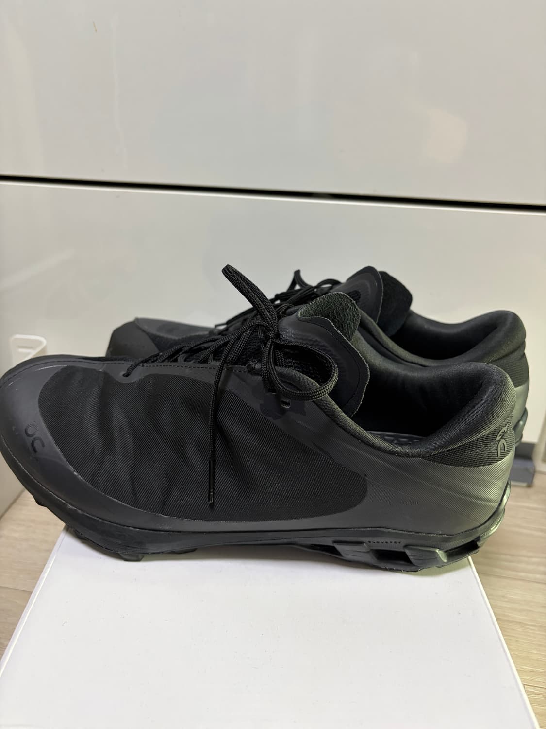 275) 온러닝 파프 클라우드벤쳐 블랙 상품이미지5