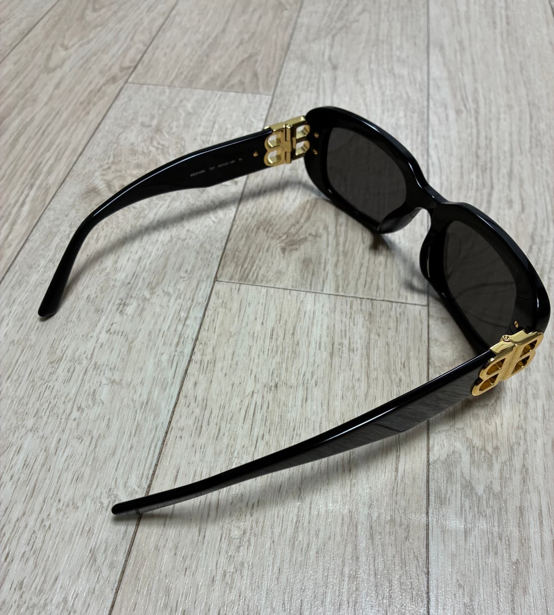 [새상품 풀박스] 발렌시아가 BB 금장 선글라스 (BB0310SK) 상품이미지5