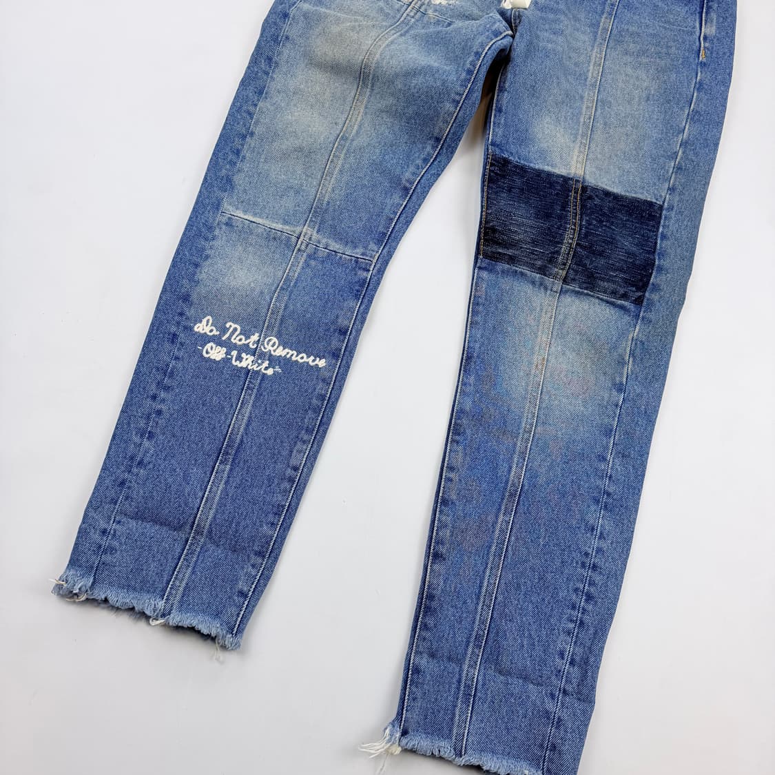 오프화이트 자수 레터링 스트레이트 진 상품이미지4