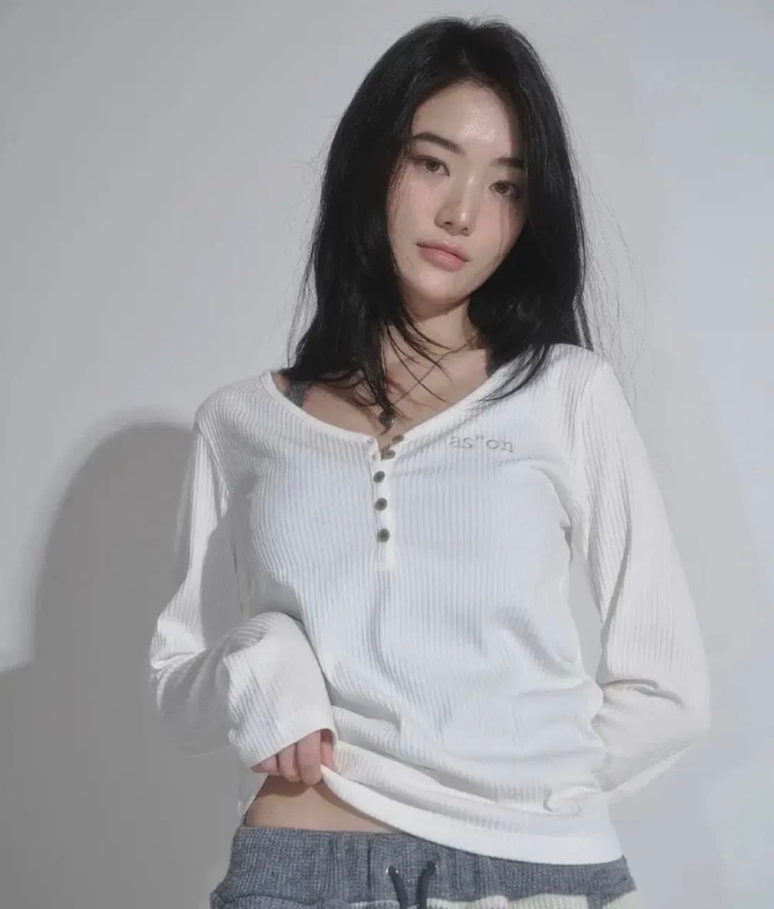 애즈온 버튼 티 아이보리 WISH RIBBED BUTTON TEE 상품이미지1
