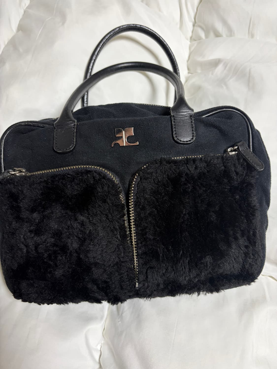 꾸레쥬 퍼 스웨이드 토트백 상품이미지1