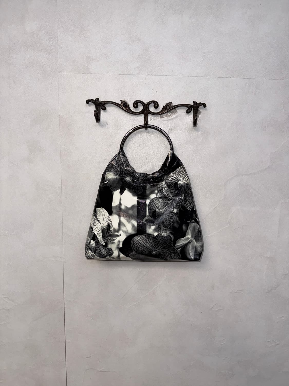 Charles&Keith oriental mono graphic bag 상품이미지1
