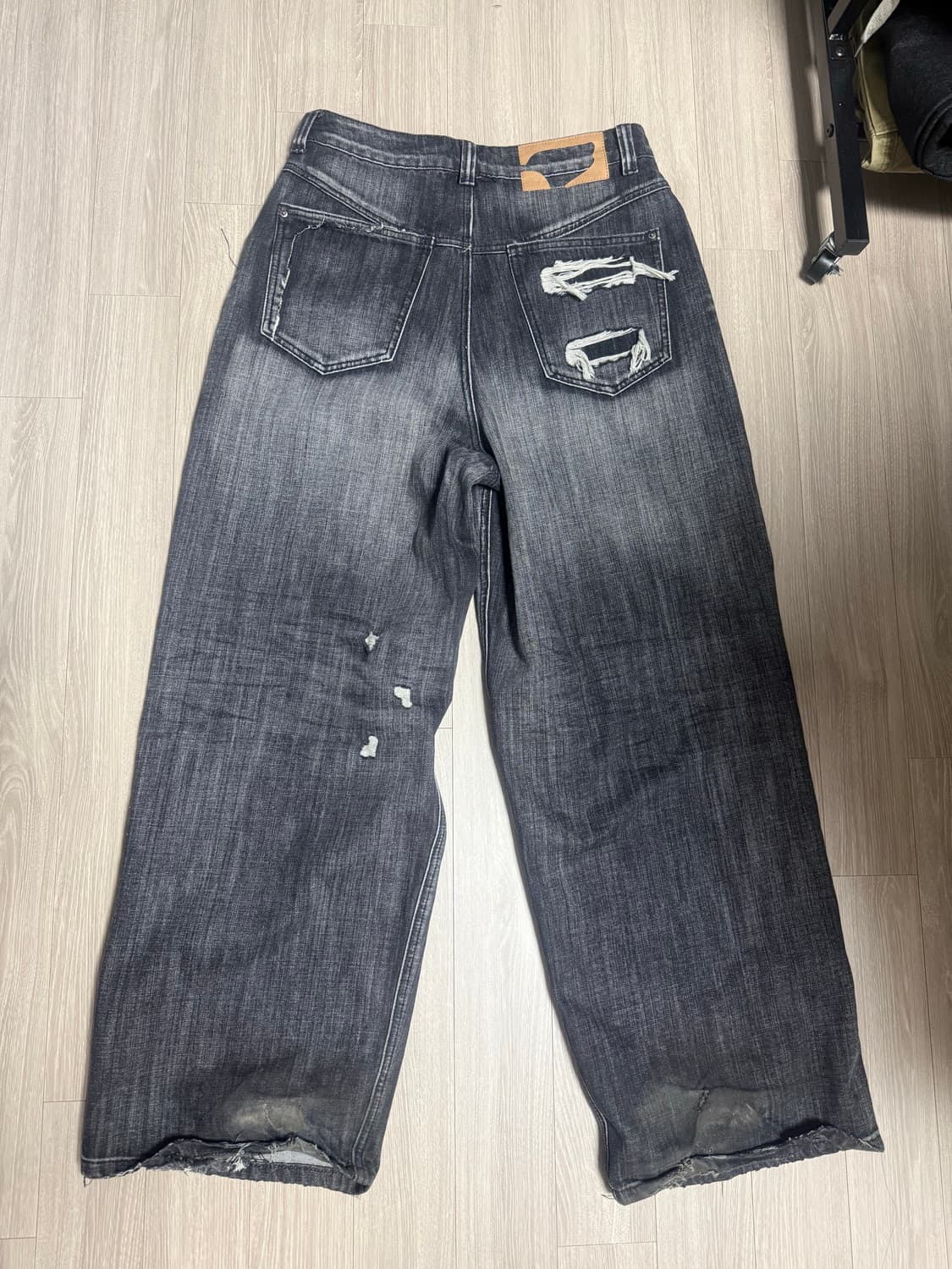 제이디드 런던 Black Eroded XL Colossus Jeans 상품이미지4