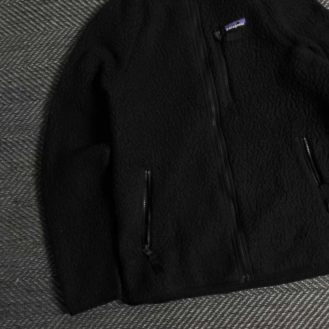 파타고니아 레트로 파일 블랙 플리스 자켓 y 3368 상품이미지3